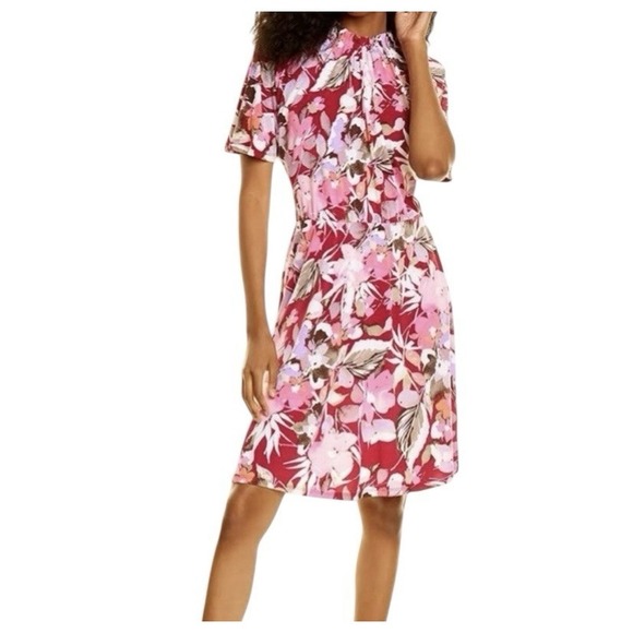 Maggy London Dresses & Skirts - Maggy London Dress Women Size 6 Elastic Waist Pull‎ On Stretch Short Sleeve New